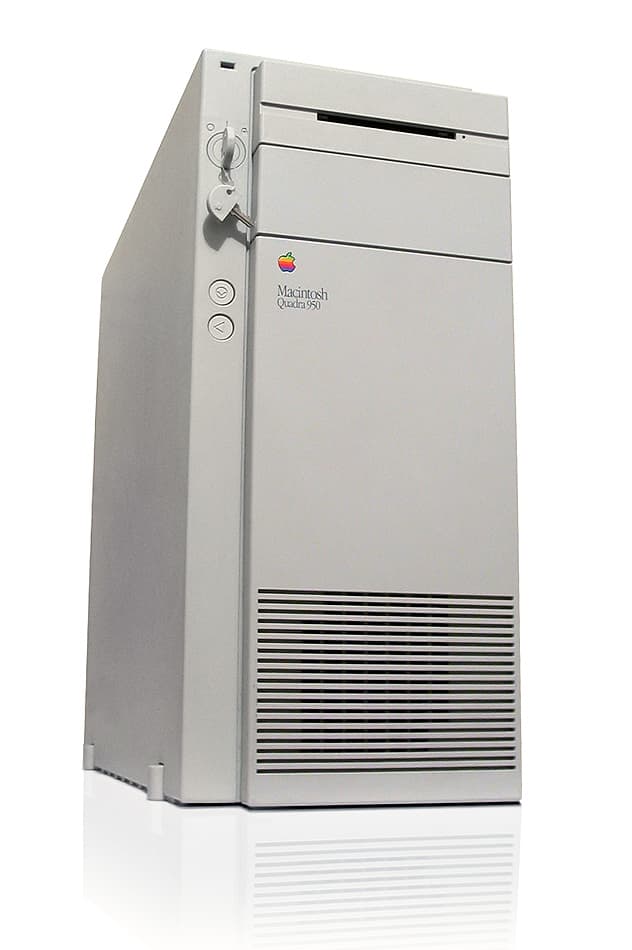 Macintosh Quadra 950 — reference photo