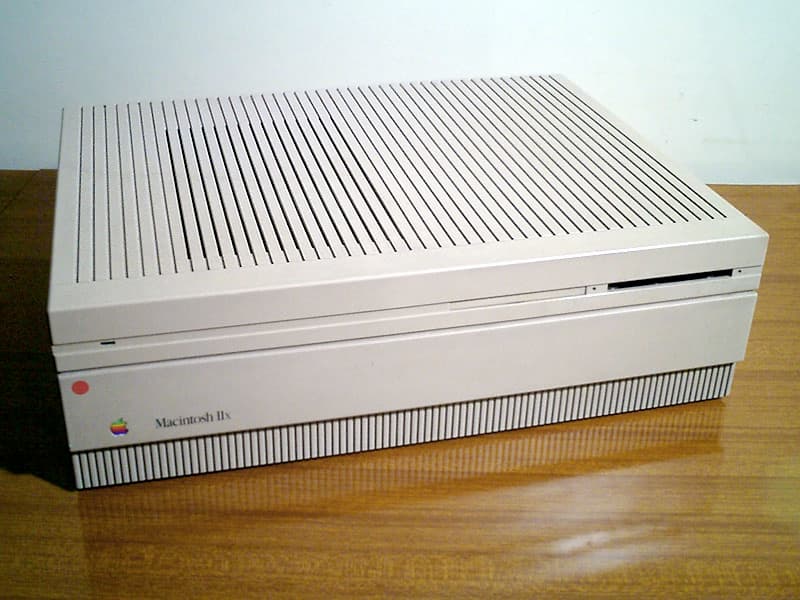 Macintosh IIx — reference photo