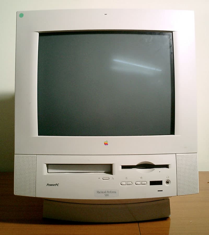 Macintosh Performa 5300 — reference photo