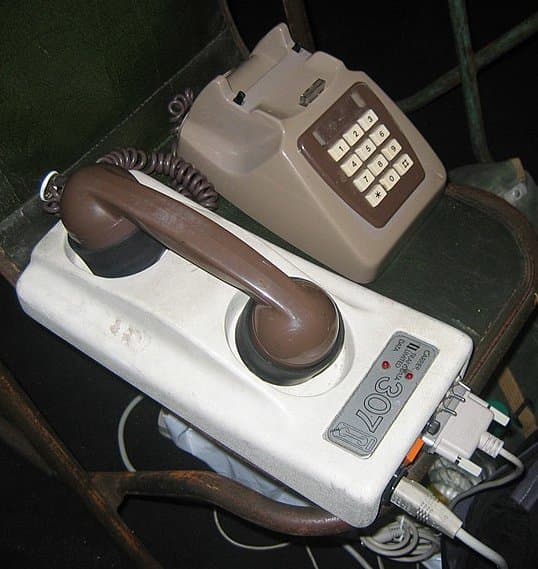 Apple Modem 2400 — reference photo