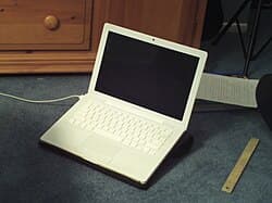 MacBook (Early 2009) — reference photo
