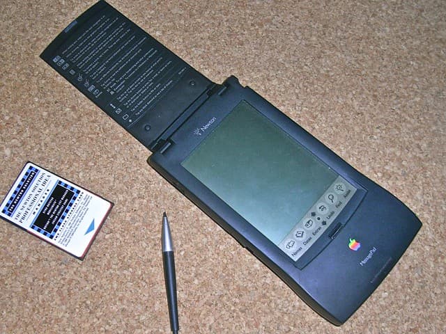 Newton MessagePad 110 — reference photo