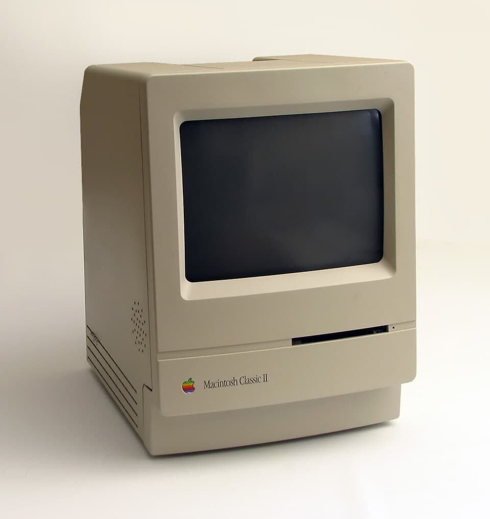 Macintosh Classic II — reference photo