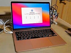 MacBook Air (Retina, Mid 2019) — reference photo