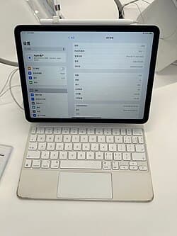 iPad Air (M4, 2026) — reference photo