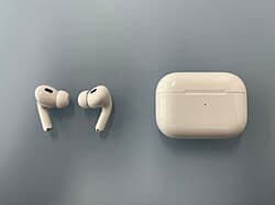 AirPods Pro (2nd gen, Lightning) — reference photo