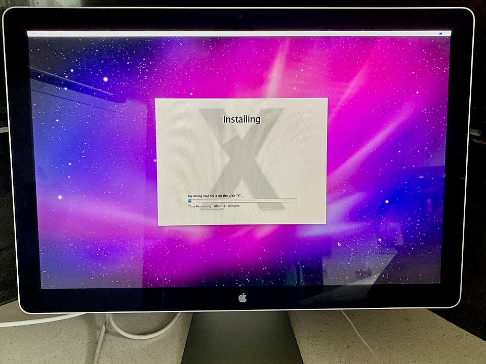 Apple LED Cinema Display 24″ — reference photo