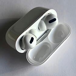 AirPods Pro (1st gen) — reference photo