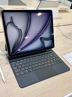 iPad Air (M2, 13", 2024) — reference photo