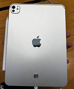 iPad Pro 11" (M4, 2024) — reference photo