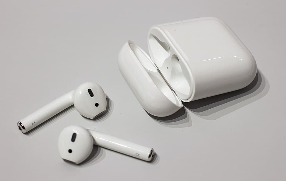 AirPods (2nd gen) — reference photo
