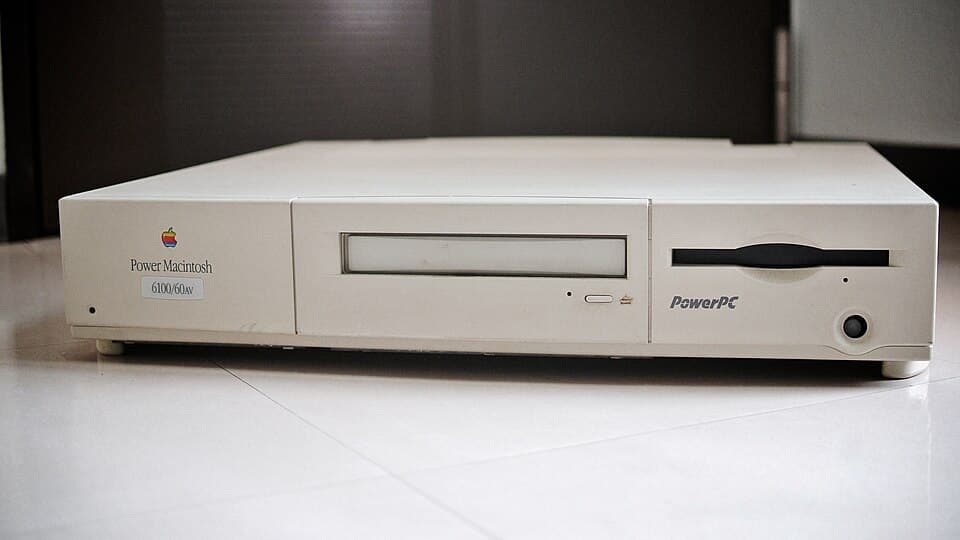 Power Macintosh 6100 — reference photo
