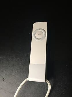 iPod Shuffle (1st gen) — reference photo