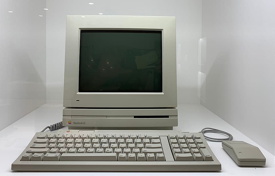 Macintosh LC — reference photo