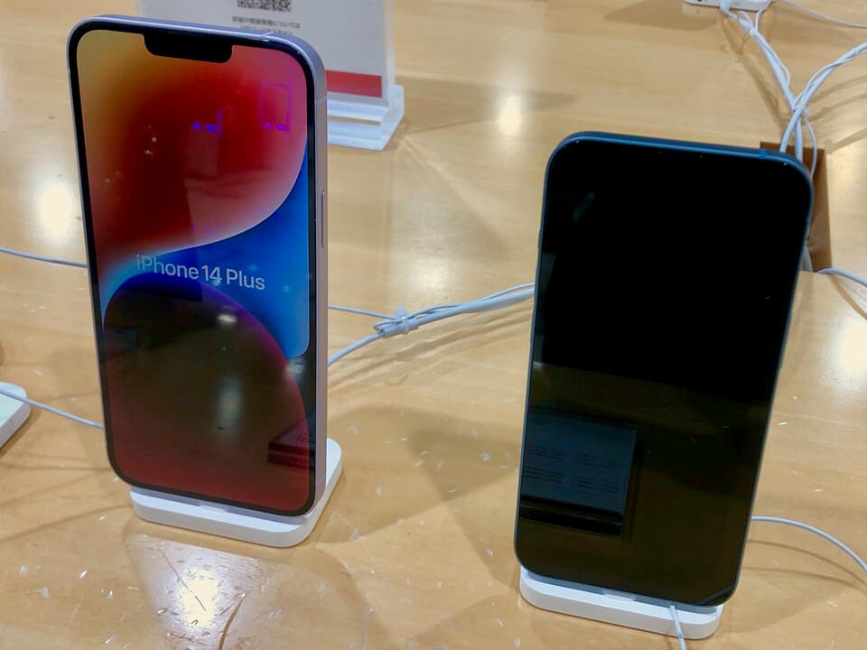 iPhone 14 Plus — reference photo