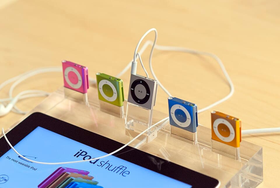 iPod Shuffle (4th gen) — reference photo