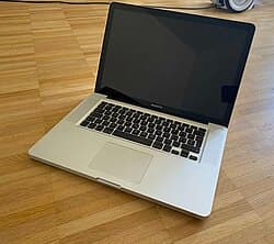 MacBook (Aluminum, Late 2008) — reference photo